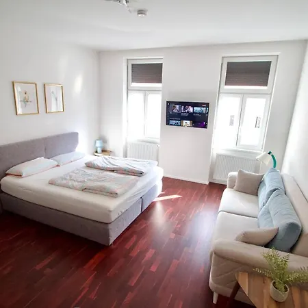Comfortable 1100 With Contactless Check-in Apartment