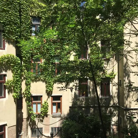1090 * Vídeň