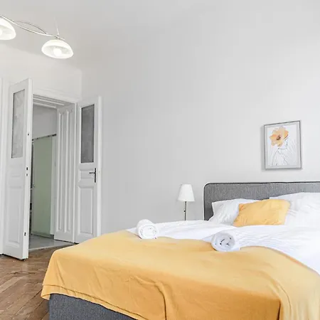 Cozy 2Br Apt. Near Akh Hospital-Ideal For Longstay