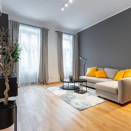 Trendy With - Smart Tv, Coffee Machine In Meidling Apartment