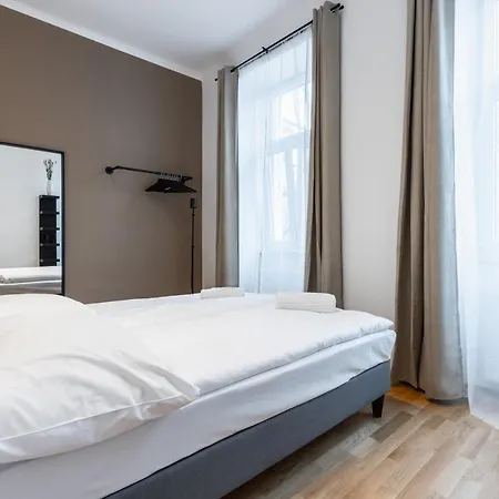 Trendy With - Smart Tv, Coffee Machine In Meidling Apartment