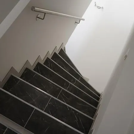 Dm
