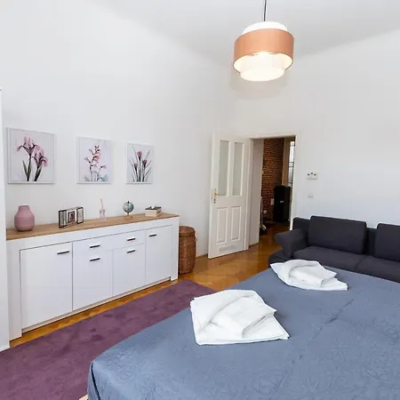 Deluxe Near Hauptbahnhof Apartment Vienna