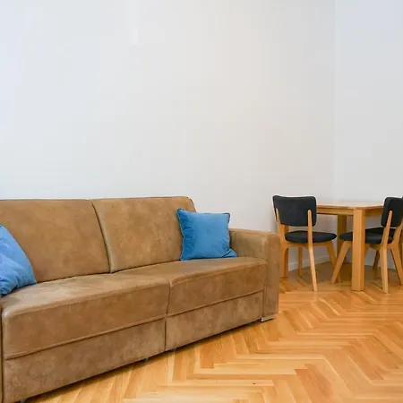 Nadland B7 * Viena