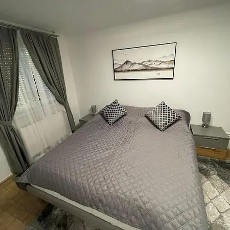 Refaeli 1020