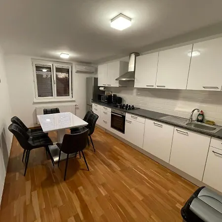 Apartment Refaeli 1020