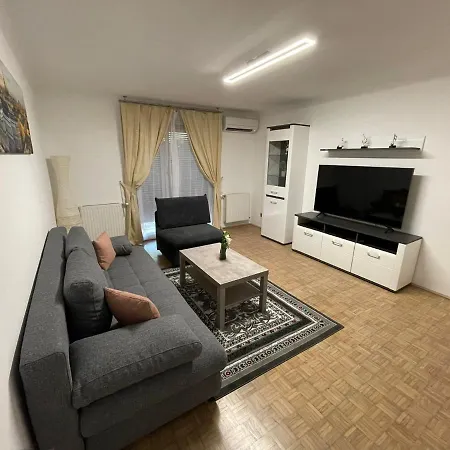 Refaeli 1020 Apartment
