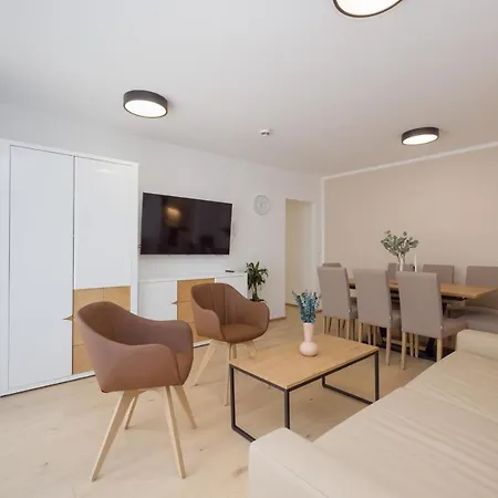 Yourapartment Theresien Διαμέρισμα *
