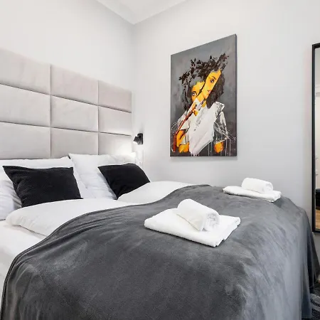 Sky9 District 3 Apartment *