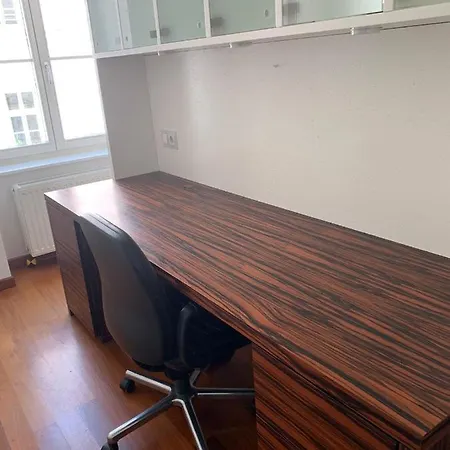 Apartment In The Heart Of *