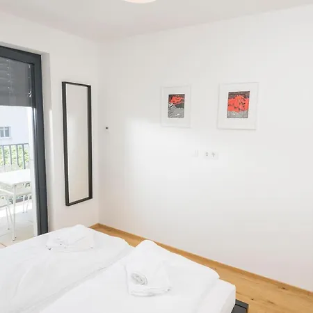 Ottakring Balcony Apartament *