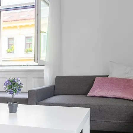 Cozy 2Br Apt. Near Akh Hospital-Ideal For Longstay Vienna