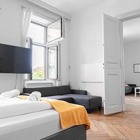 Cozy 2Br Apt. Near Akh Hospital-Ideal For Longstay Apartment