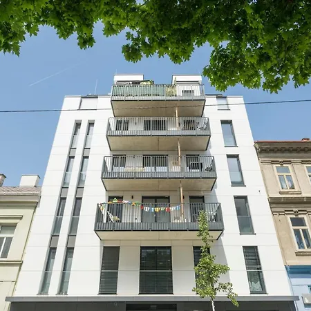Ottakring Balcony Apartament