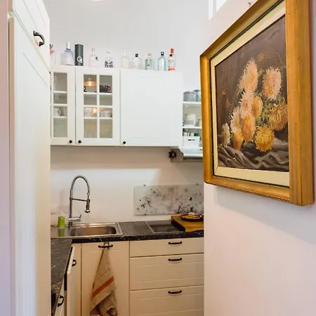 The Gallery No.4 Apartment