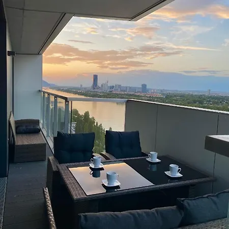 Luxury Waterfront Sky Apartment Vienna