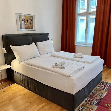 Casa Nostra - Zentrale Am Augarten *
