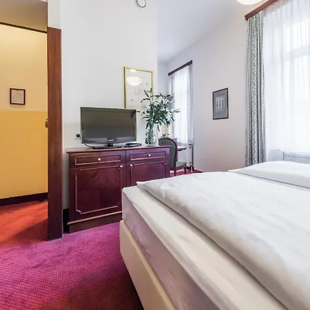 Theaterhotel & Hotel 4*