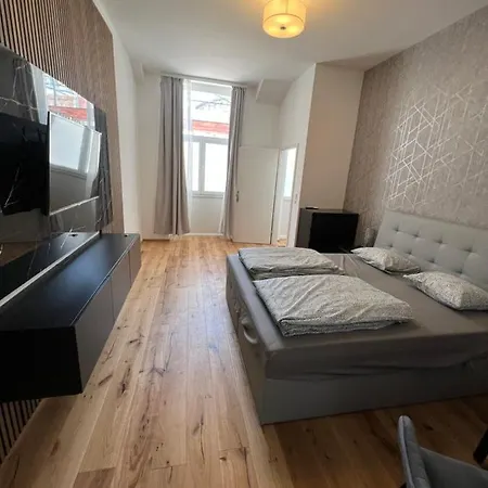 1 Apartment