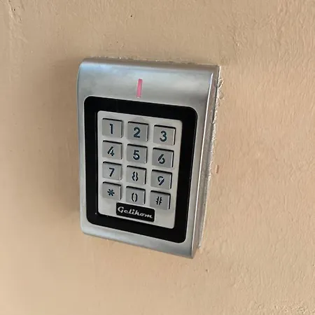 1 Apartment *