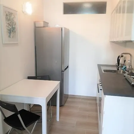 Ruhige Art-garconniere Mit Balkon Apartment *