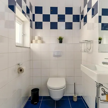Designer Apartments, 2 Min To U1 Reumannplatz Apartment