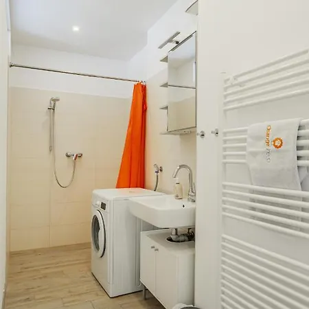 Schonbrunn Apartman *
