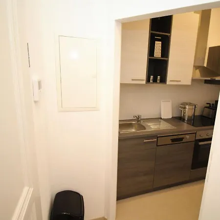 Meidling Apartment *