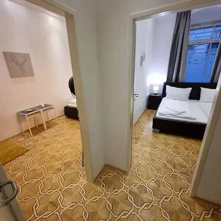 Sissi Royal - Inner 4 Bedroom Apartment *