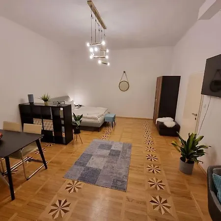 Apartment Sissi Royal - Inner 4 Bedroom