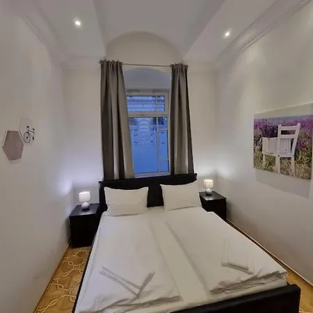 Sissi Royal - Inner 4 Bedroom Apartment Vienna
