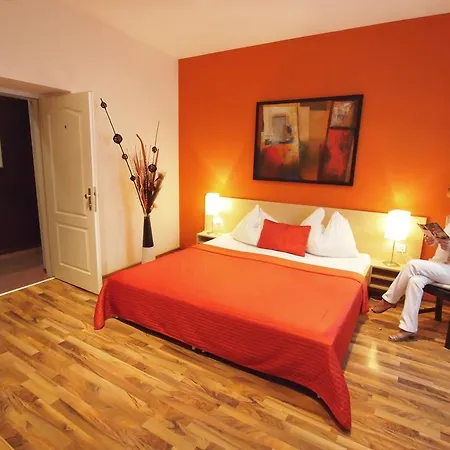 Hotel De Lux