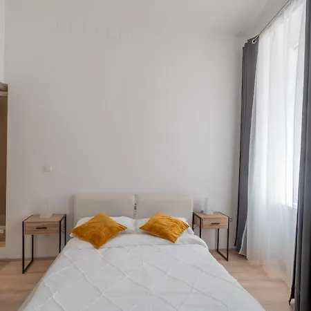 Apartment Centre