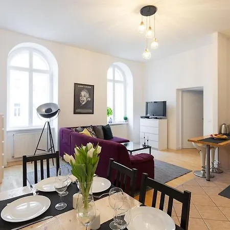 Apartment Charming & Authentic Flat - Central Located Vienna