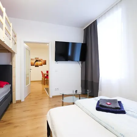 Cozynite Premium Schoenbrunn 1