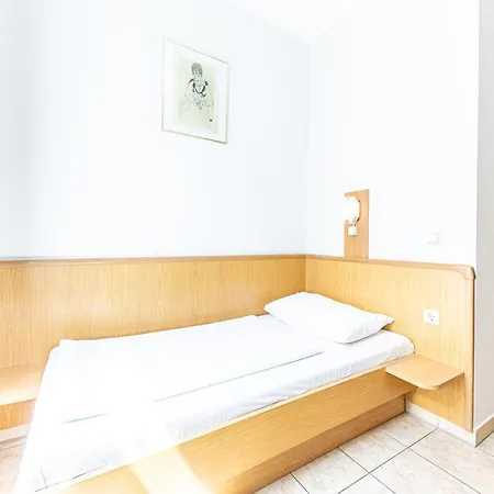 Guest house Hotel-pension Fuenfhaus