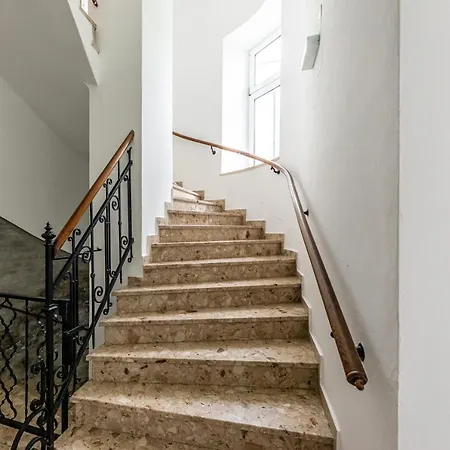 Hotel-pension Fuenfhaus Guest house Vienna