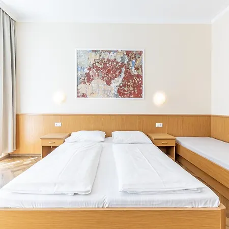 Hotel-pension Fuenfhaus 3* Vienna