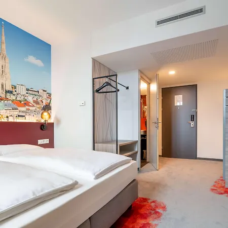 Campanile South 3*