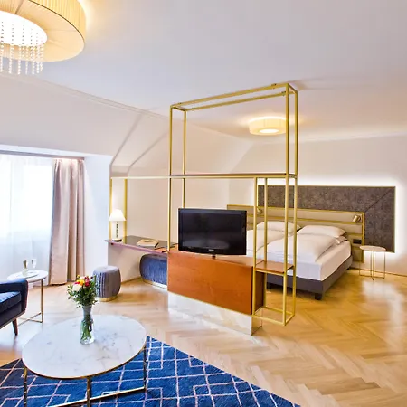 Secession An Der Oper 4*