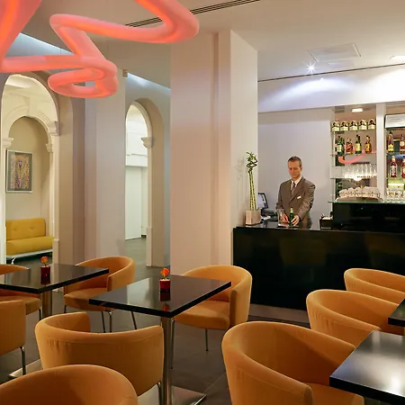 Fortyplusone - Newly Renovated! Hotel 4*