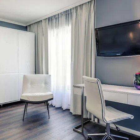 Mercure Raphael Hotel 4*