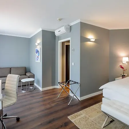 Hotel Mercure Raphael 4*