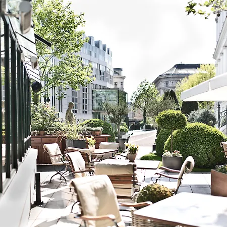 Palais Coburg Hotel