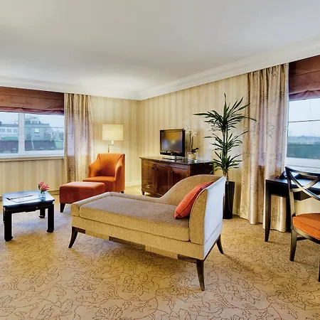 Hilton Waterfront Otel