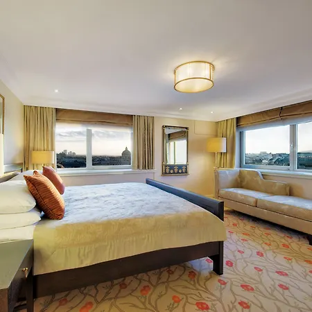 Hilton Waterfront 4* Viyana