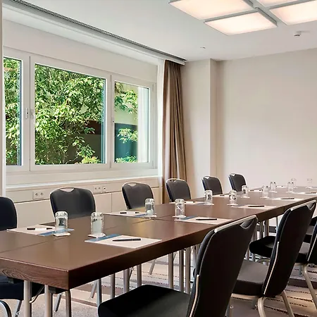 Otel Hilton Waterfront 4*
