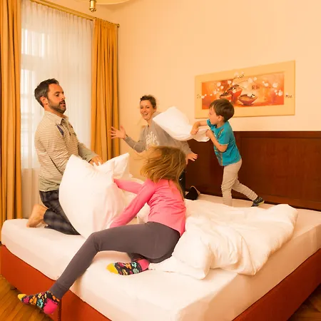 Hotel City Central Отель