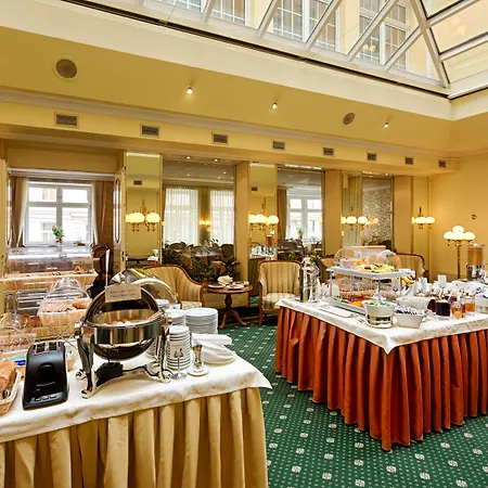 Hotel City Central Отель