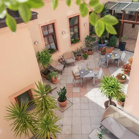 Hotel Lucia 3*